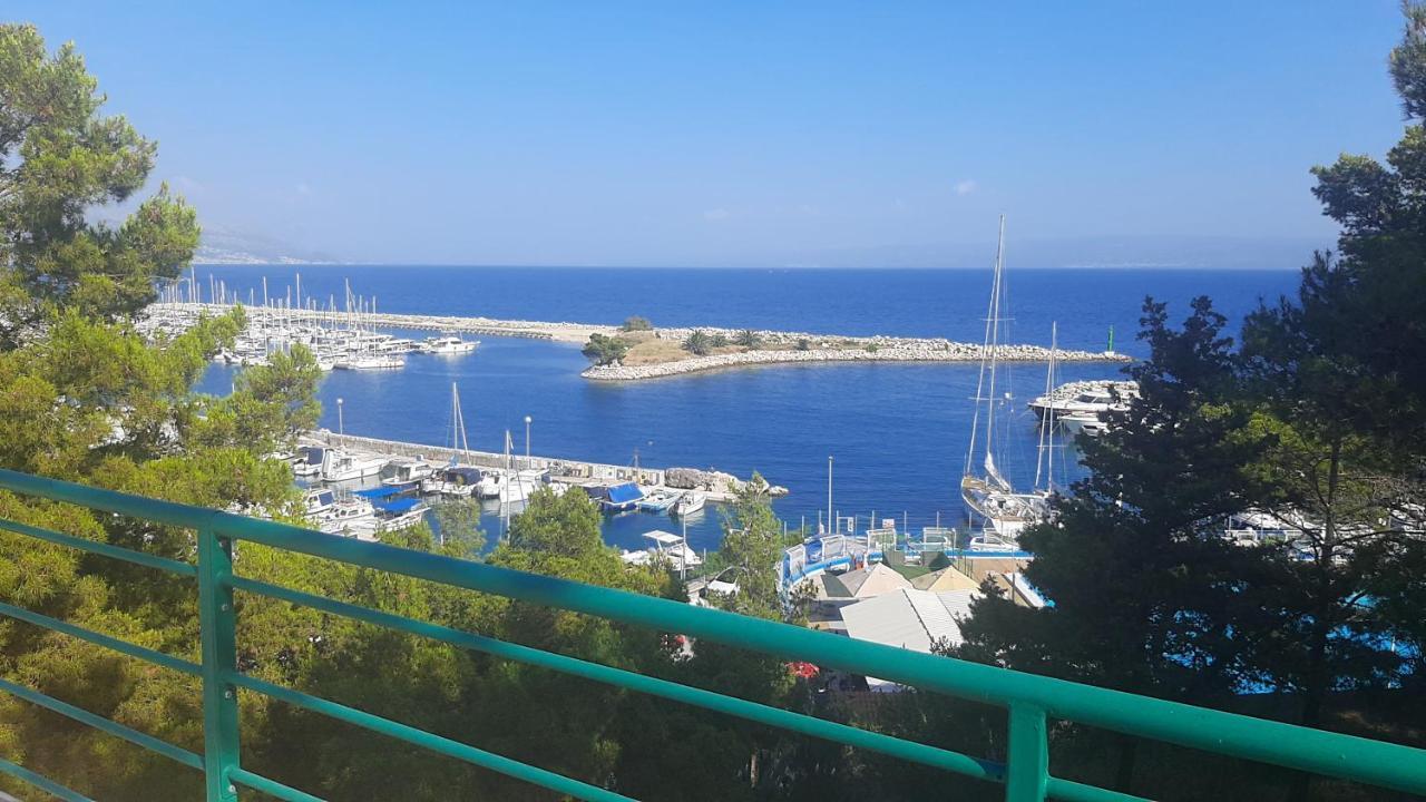 Old Captain'S Apartments - In A Pine Wood By The Sea And Tennis Courts スプリト エクステリア 写真