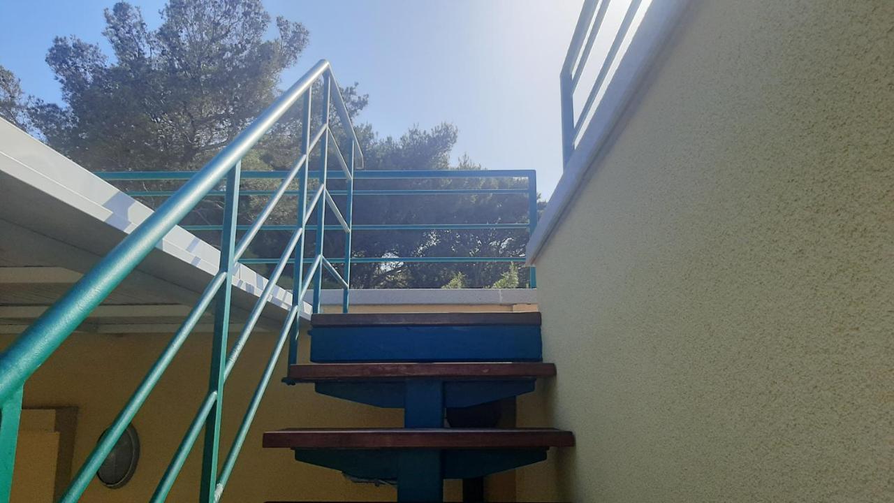 Old Captain'S Apartments - In A Pine Wood By The Sea And Tennis Courts スプリト エクステリア 写真