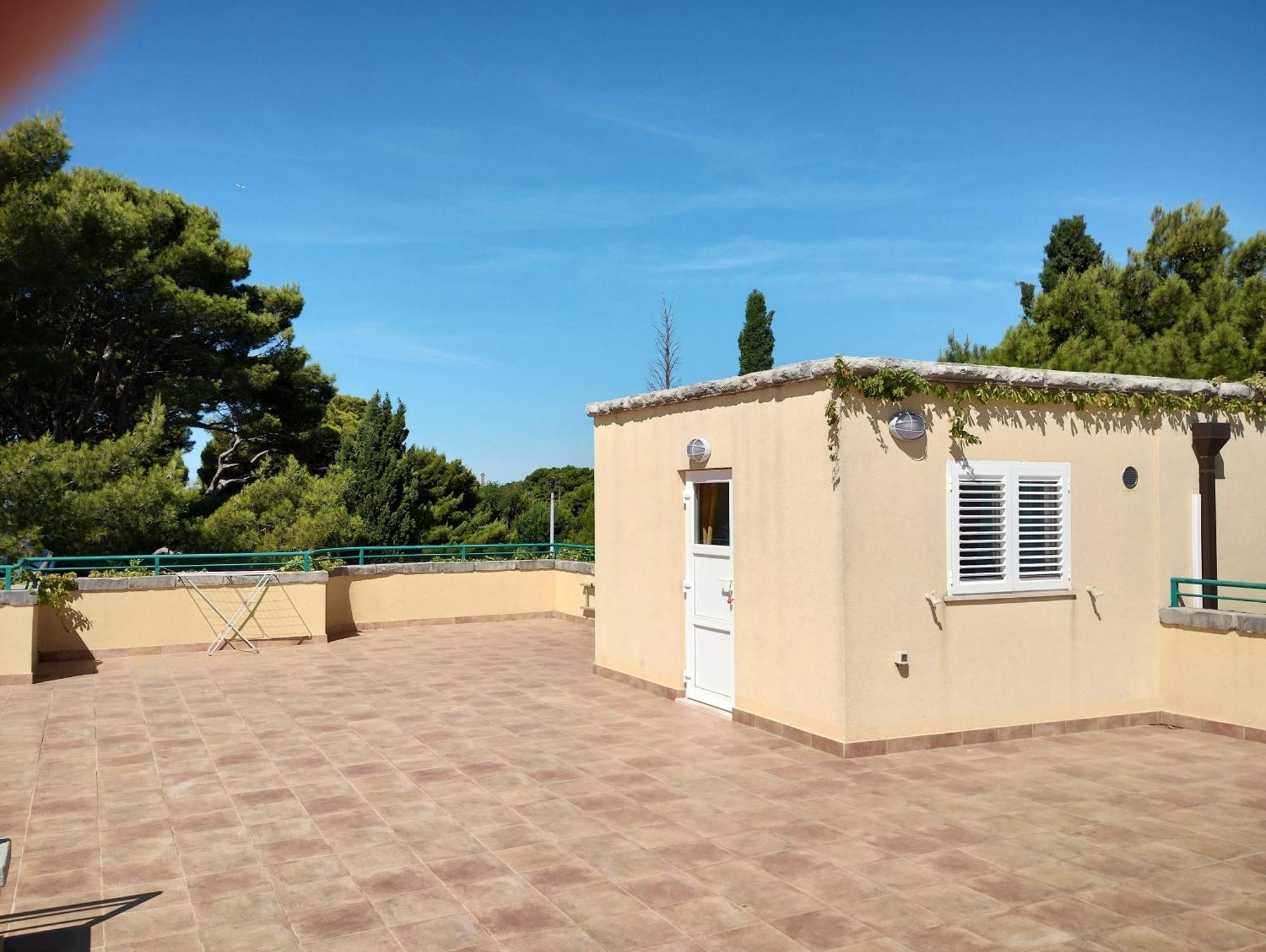 Old Captain'S Apartments - In A Pine Wood By The Sea And Tennis Courts スプリト エクステリア 写真